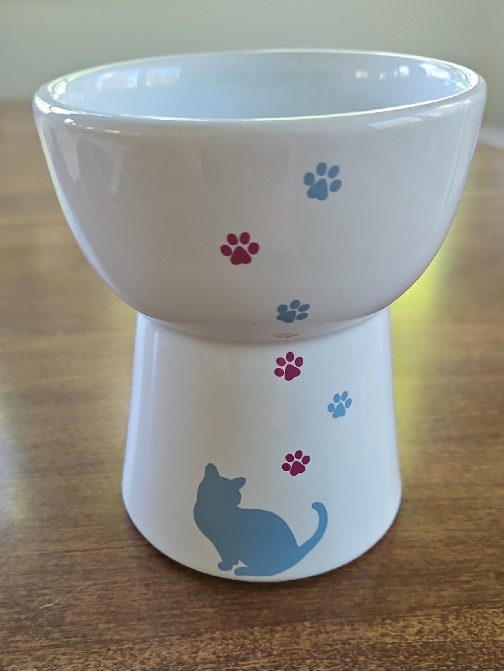 Elevated Cat Bowl with Non Skid Base